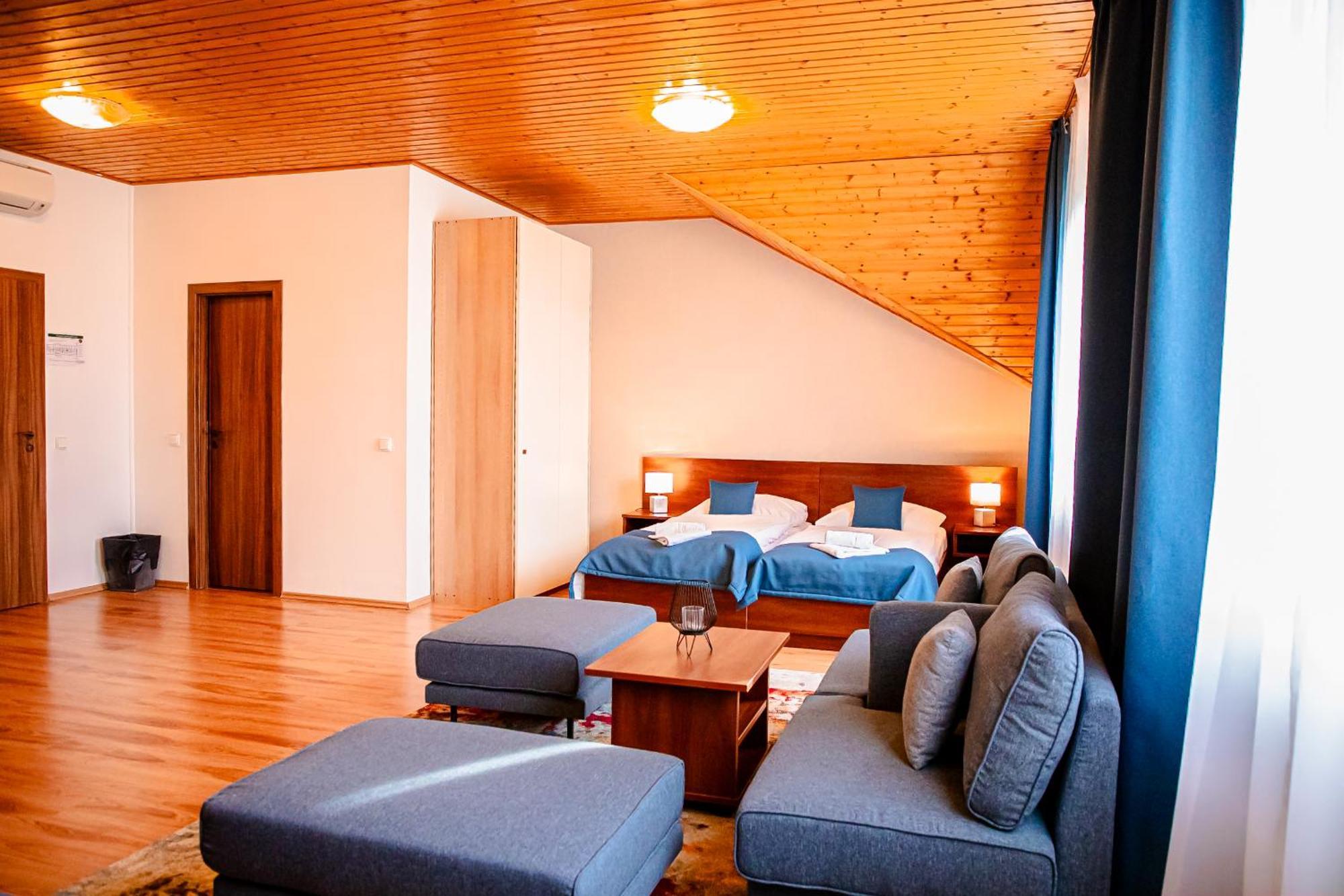 Hotel Rozálka Pezinok Exteriér fotografie