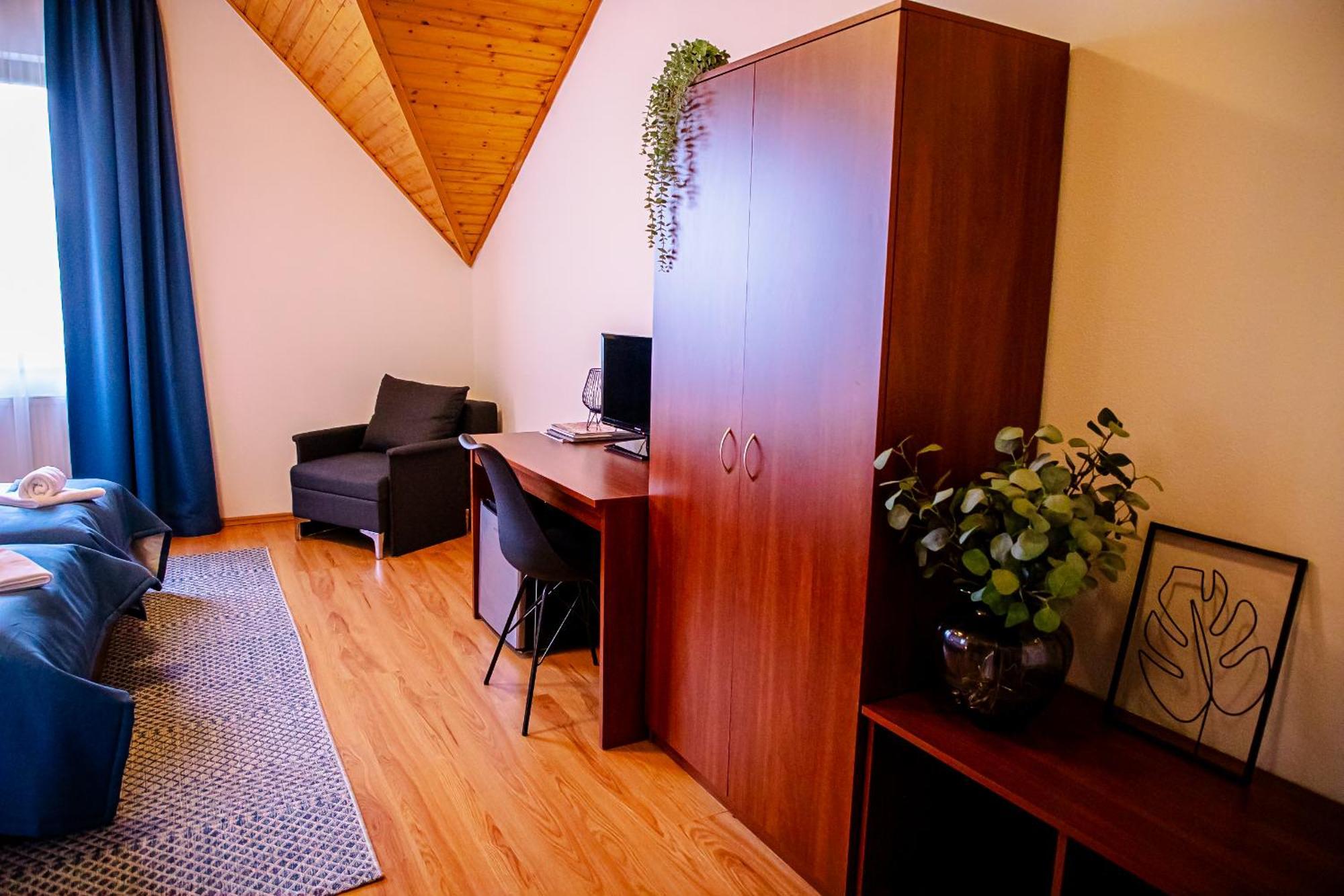 Hotel Rozálka Pezinok Exteriér fotografie