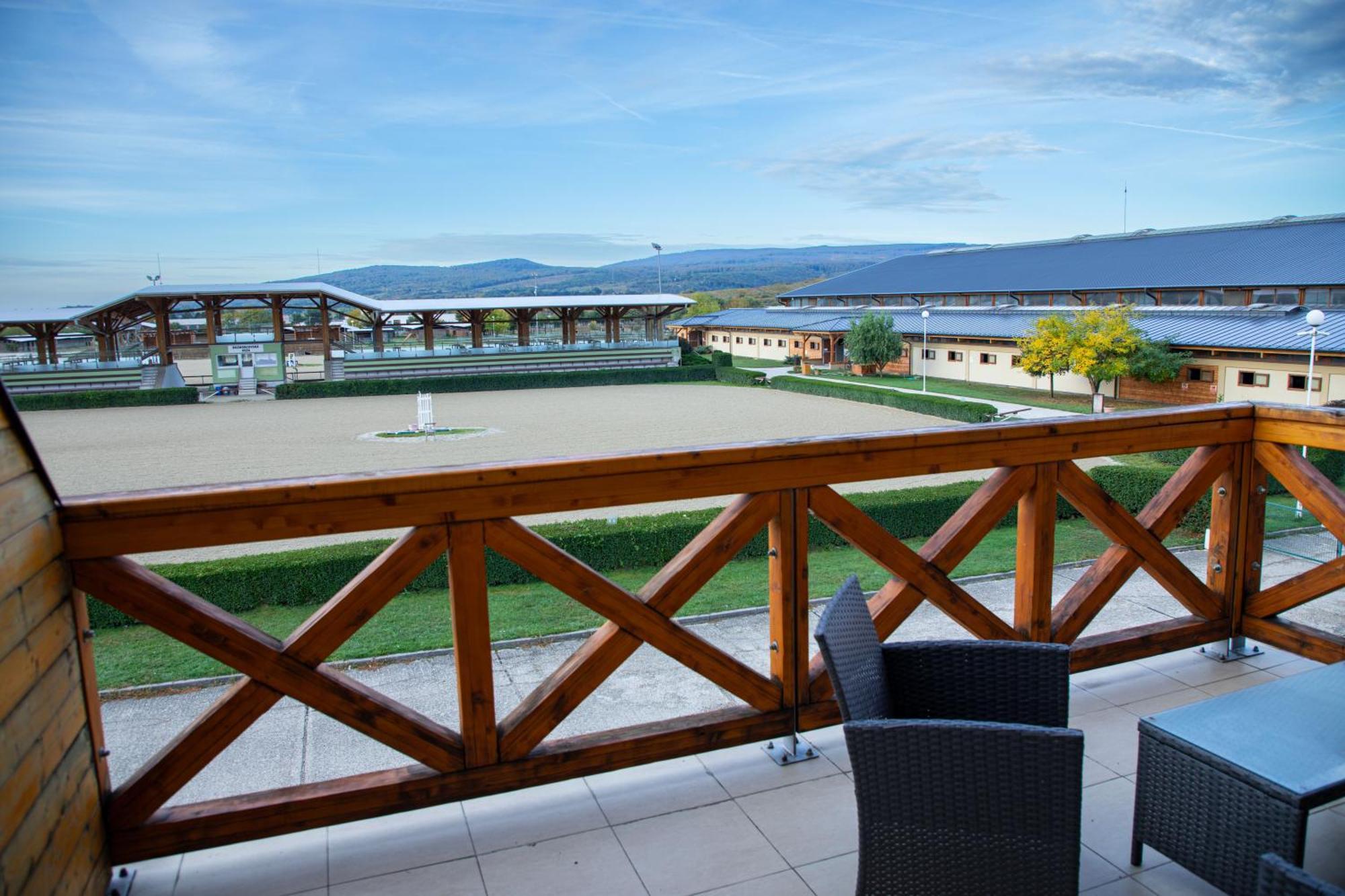 Hotel Rozálka Pezinok Exteriér fotografie