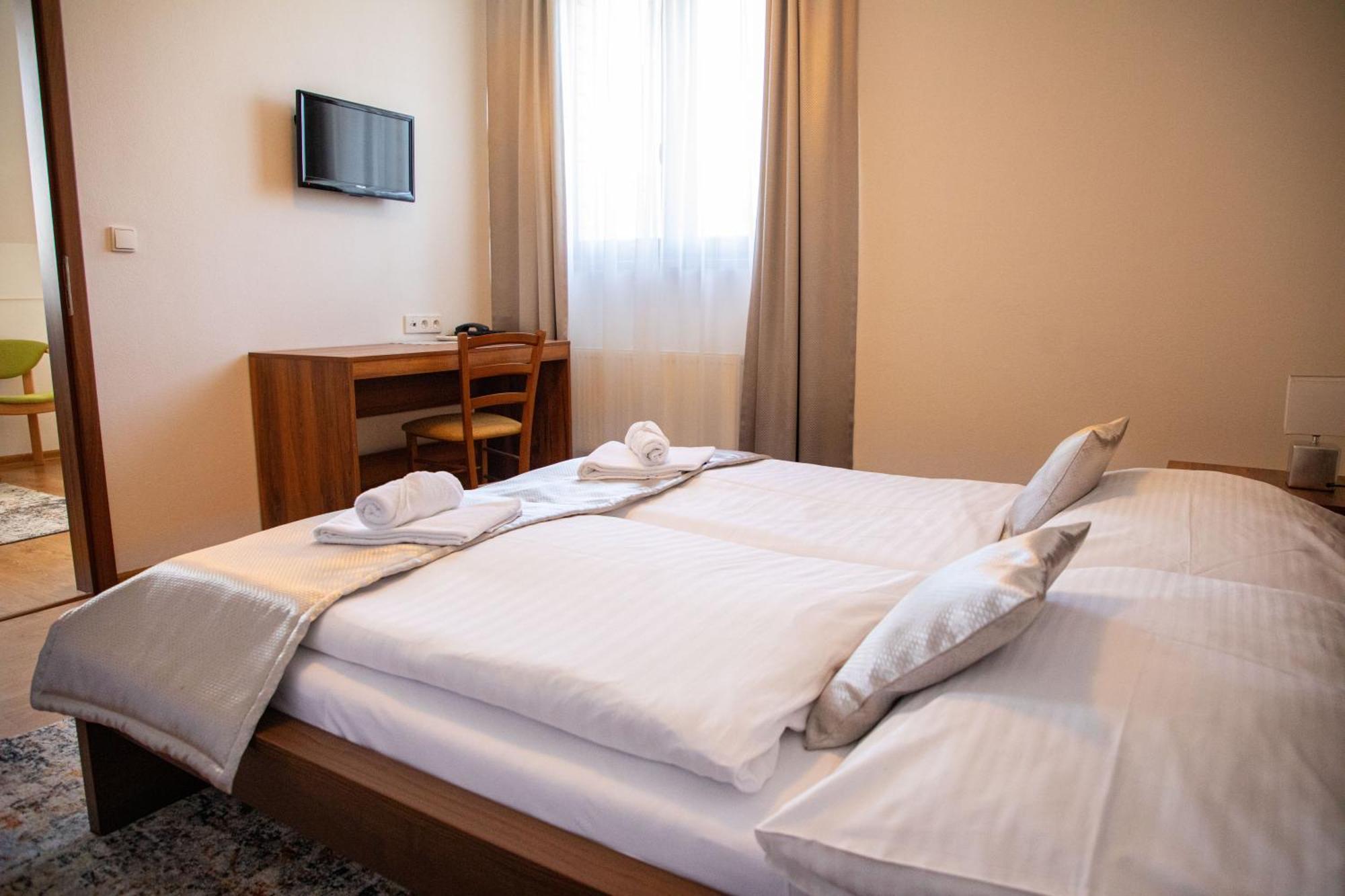 Hotel Rozálka Pezinok Exteriér fotografie