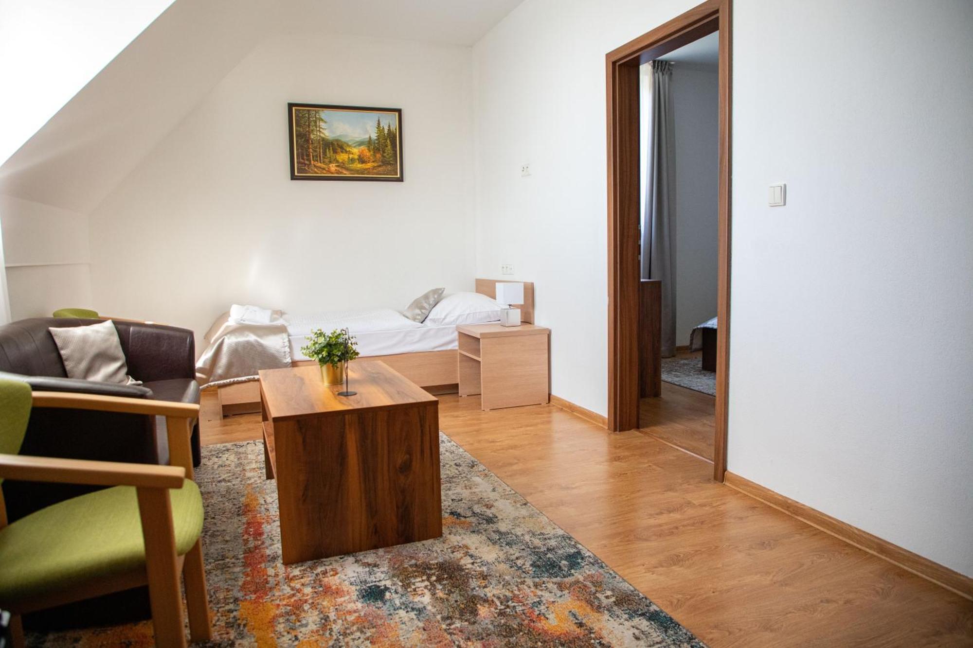 Hotel Rozálka Pezinok Exteriér fotografie