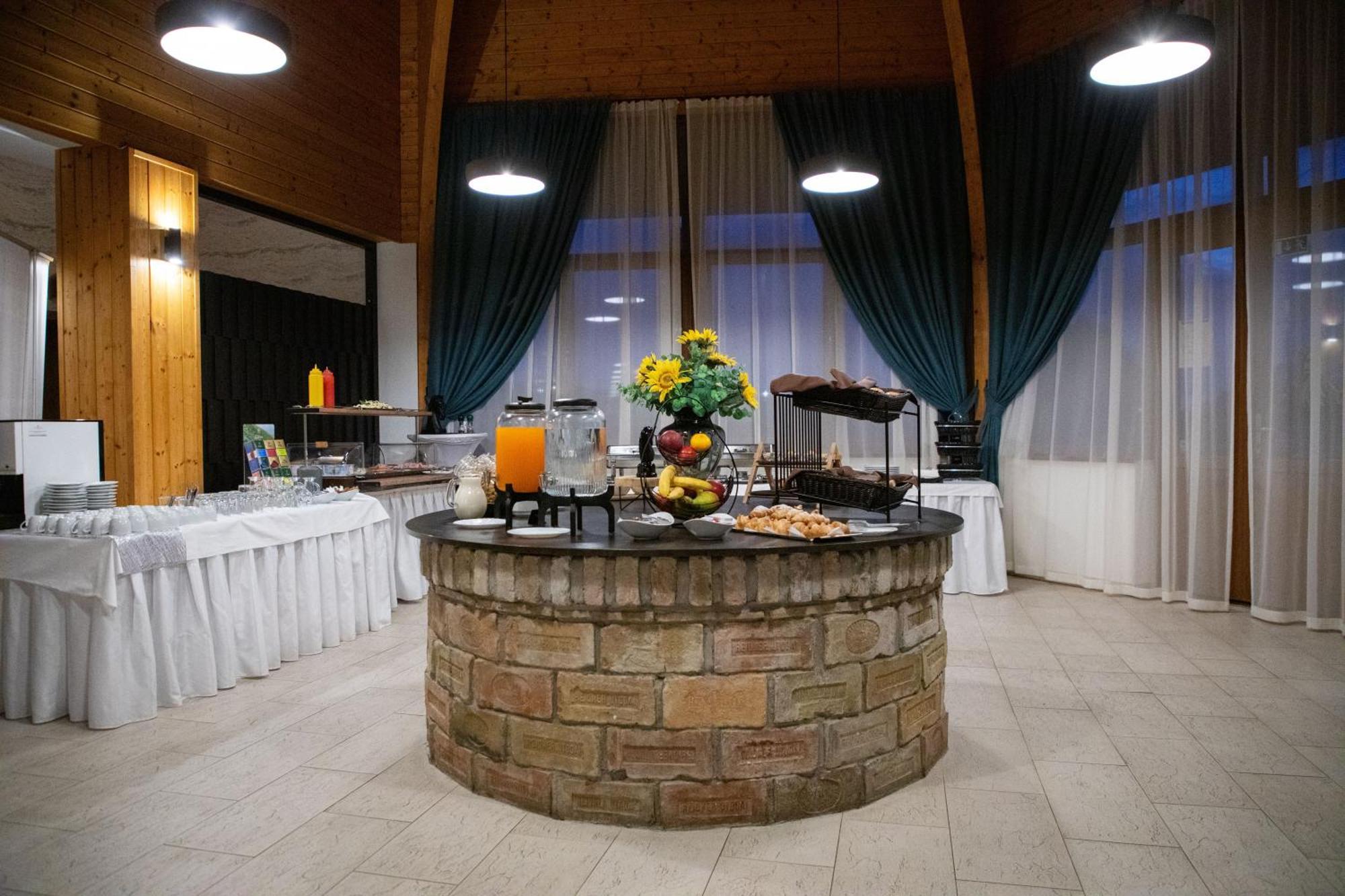 Hotel Rozálka Pezinok Exteriér fotografie